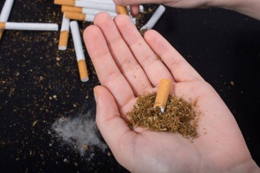 Dünya Tütüne Hayır Günü posteri sigara içilmez diyor.