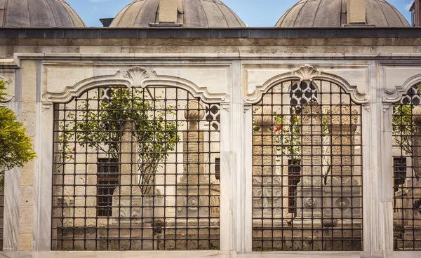Art Décoratif Style Ottoman Dans Tombeau Marbre Dans Cimetière — Photo