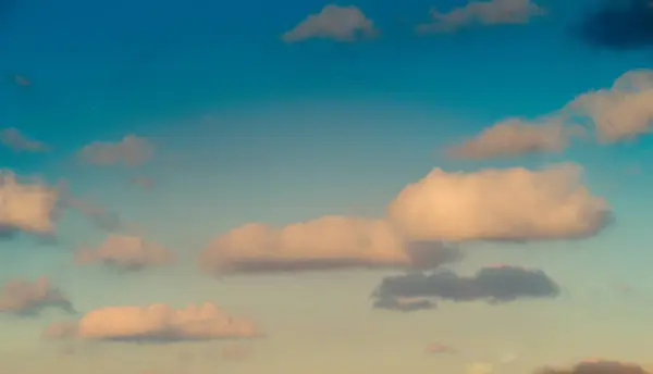Nubes Color Gris Cubren Parcialmente Cielo Durante Día — Foto de Stock