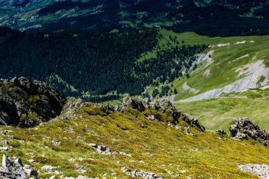 Türkiye 'nin Artvin dağlarındaki dağların manzarası
