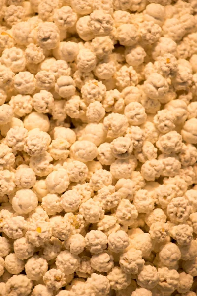 Bir yığın Türk usulü şeker kaplı nohut.