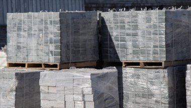Beton döşeme taşlı paletler.