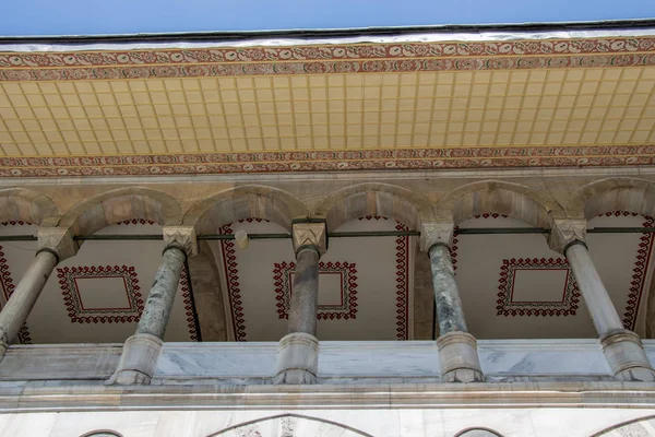 Osmanlı döneminden kalma antik sütunlar