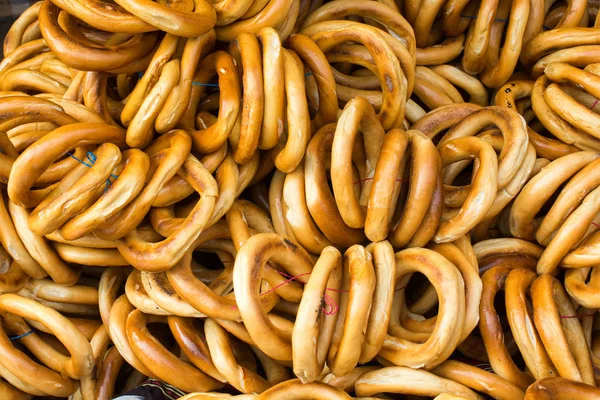 Türk maymunu / simitleri susuz gösteriyor