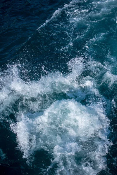 Wasseroberfläche Als Hintergrund Mit Schaum Und Blasen — Stockfoto