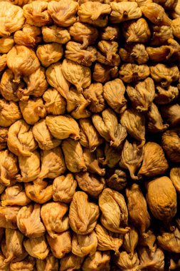 Piyasada kuru incir meyvesi.