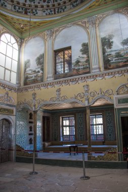 İstanbul 'da Osmanlı döneminden kalma eski pencere mimarisi