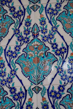 Osmanlı el yapımı çiçek desenli Türk fayansları