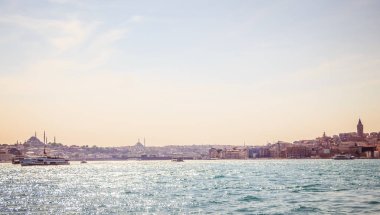 Şehir silüeti. Seyahat hindi arka planı. Kentsel panoramik görünüm