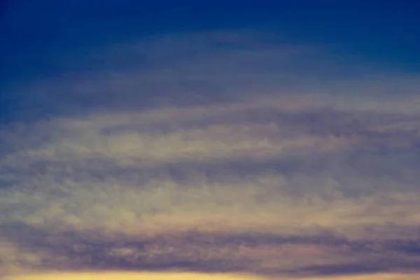 Norii Culoare Gri Acoperă Parțial Cerul Timpul Zilei — Fotografie, imagine de stoc