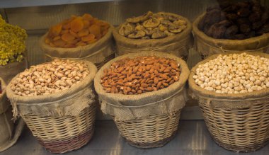 Fındık, badem, Antep fıstığı, tarihleri, incir, kayısı, hasır sepetleri