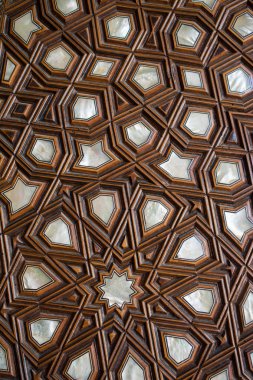 Osmanlı sanatı İnci kaküllerin Anası örneğidir