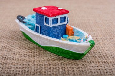 El yapımı yelkenli yelkenli ve heykelcik