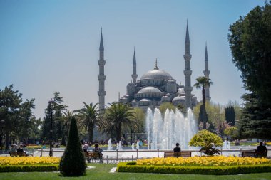 İstanbul 'daki Osmanlı tarzı caminin dış görünüşü