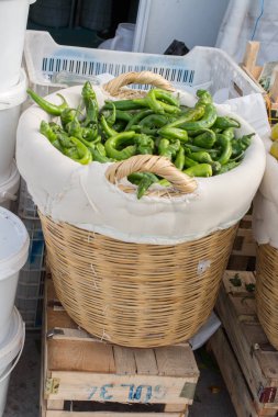 Markette taze yeşil biber bulundu.
