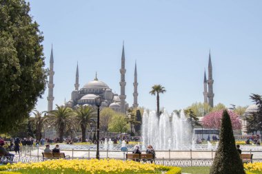 İstanbul 'daki Osmanlı tarzı caminin dış görünüşü