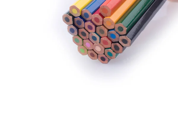 Çeşitli Renk Beyaz Bir Arka Plan Üzerinde Renkli Kalemler — Stok fotoğraf