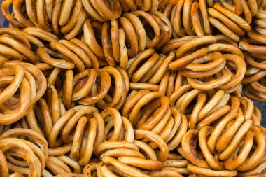 Türk maymunu / simitleri susuz gösteriyor