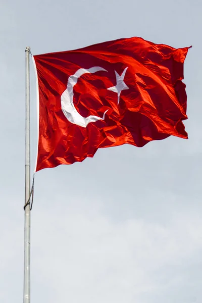 Turkse Nationale Vlag Hangt Aan Een Paal Open Lucht — Stockfoto