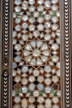 Osmanlı sanatı İnci kaküllerin Anası örneğidir