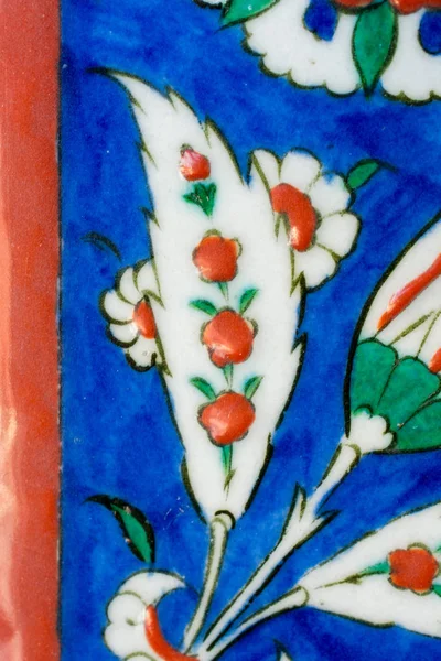 Osmanlı el yapımı çiçek desenli Türk fayansları
