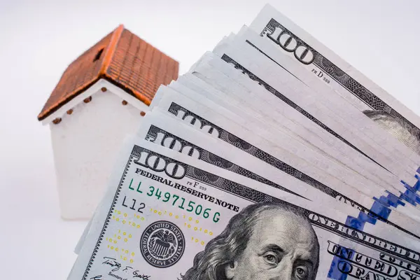 Billetes Dólares Estadounidenses Lado Una Casa Modelo — Foto de Stock
