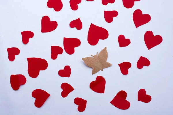 Kağıt Kelebek Kırmızı Renkli Kağıt Kalpler — Stok fotoğraf