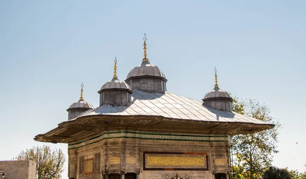 Εξωτερική Άποψη Του Τρούλου Στην Οθωμανική Αρχιτεκτονική Κωνσταντινούπολη Τουρκία — Φωτογραφία Αρχείου