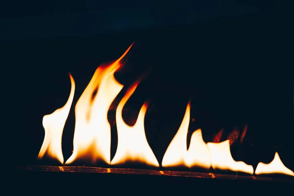Gele Vlammen Een Stenen Oven Display — Stockfoto