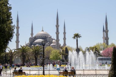 İstanbul 'daki Osmanlı tarzı caminin dış görünüşü