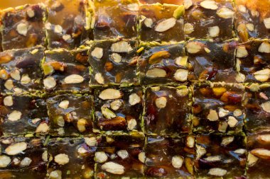 Türk tatlıları geleneksel tarzda yapılıyor