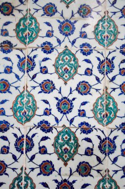 Osmanlı zaman Türk çini desenleri ile