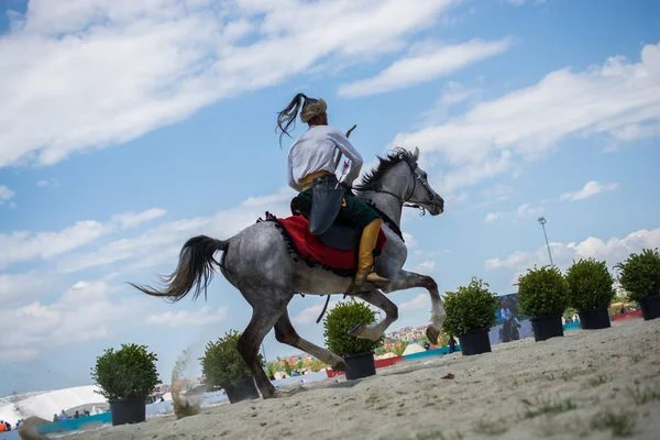 Jinete Otomano Ropa Étnica Montar Caballo —  Fotos de Stock