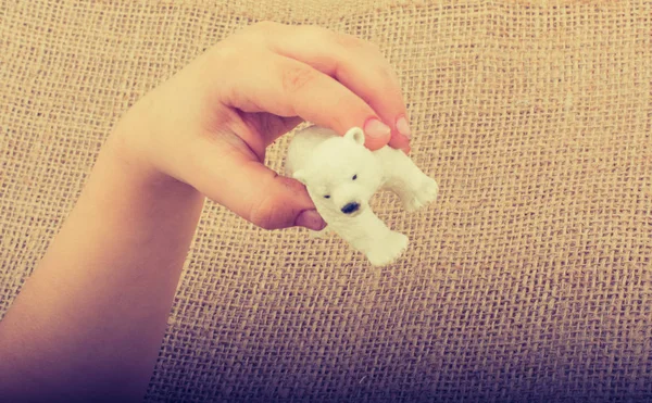 Mão Segurando Modelo Urso Polar Mão Tela — Fotografia de Stock