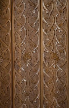 Osmanlı zamanının tahta üzerindeki çiçek desenli sanat örneği