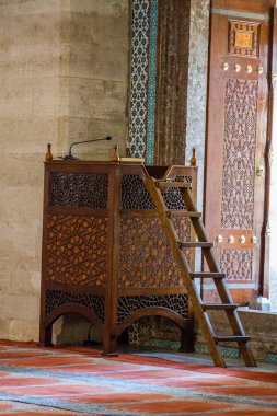 Ahşap minbar, camide Osmanlı döneminin vaaz kürsüsü