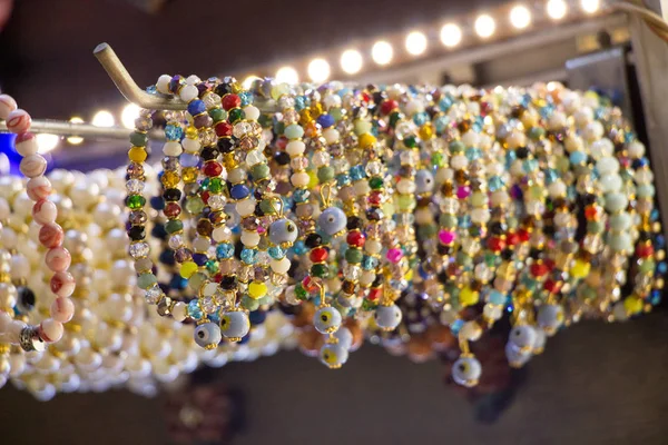 Armband Aus Einigen Bunten Perlen — Stockfoto