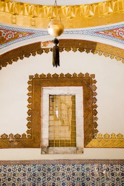 İstanbul 'da Osmanlı döneminden kalma eski pencere mimarisi