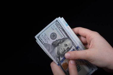 Bir tomar Amerikan Doları banknotları