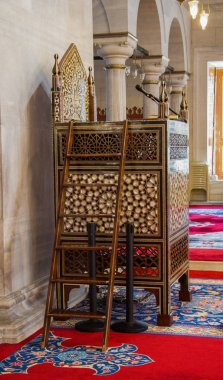 Ahşap minbar, camide Osmanlı döneminin vaaz kürsüsü