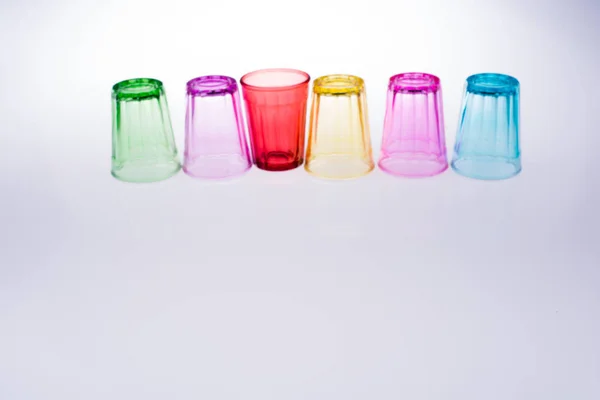 Kleurrijk Drinkglas Witte Achtergrond — Stockfoto