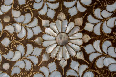 Osmanlı sanatı İnci kaküllerin Anası örneğidir