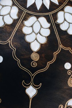 Osmanlı sanatı İnci kaküllerin Anası örneğidir