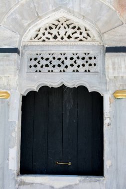 İstanbul 'da Osmanlı döneminden kalma eski pencere mimarisi