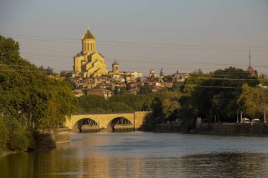 Gürcistan 'da Tiflis' in Kura Nehri manzarası