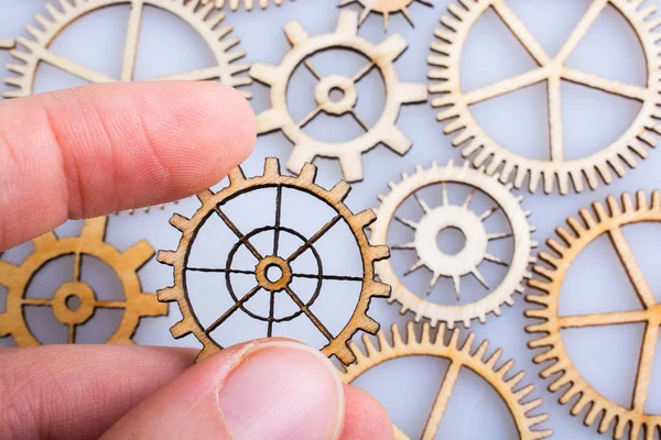 Hand Holding Gear Wheels Concept Mechanism — Stock Photo, Image