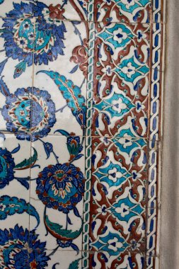 Osmanlı el yapımı çiçek desenli Türk fayansları