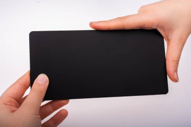 Siyah konuşma kabarcık el şeklinde duyuru tahtası