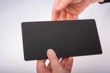 Siyah konuşma kabarcık el şeklinde duyuru tahtası