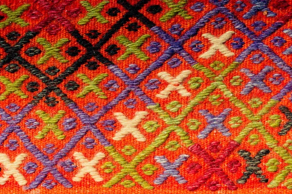 Handgefertigte Teppiche und Teppiche traditioneller Art — Stockfoto